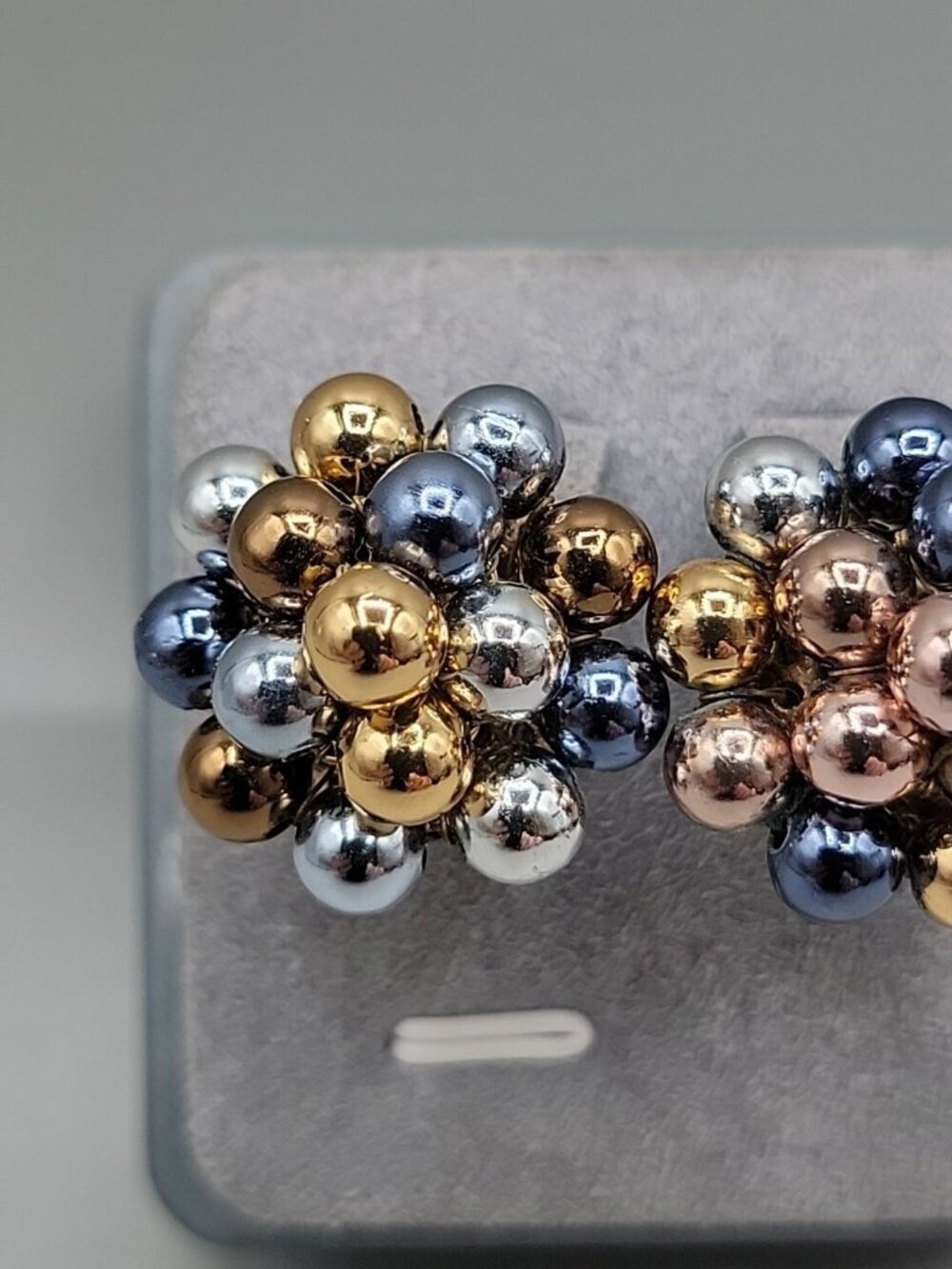 Vintage Vogue Mixed Metallic Beaded Cluster Clip On Earrings 3-D Dome Shape - Picture 4 of 9